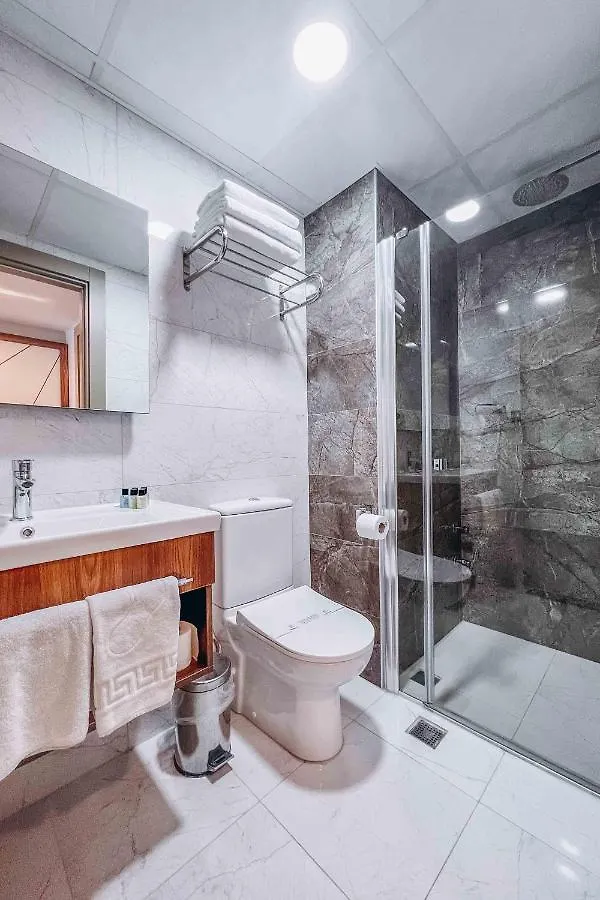 Hakcan Hotel Измир