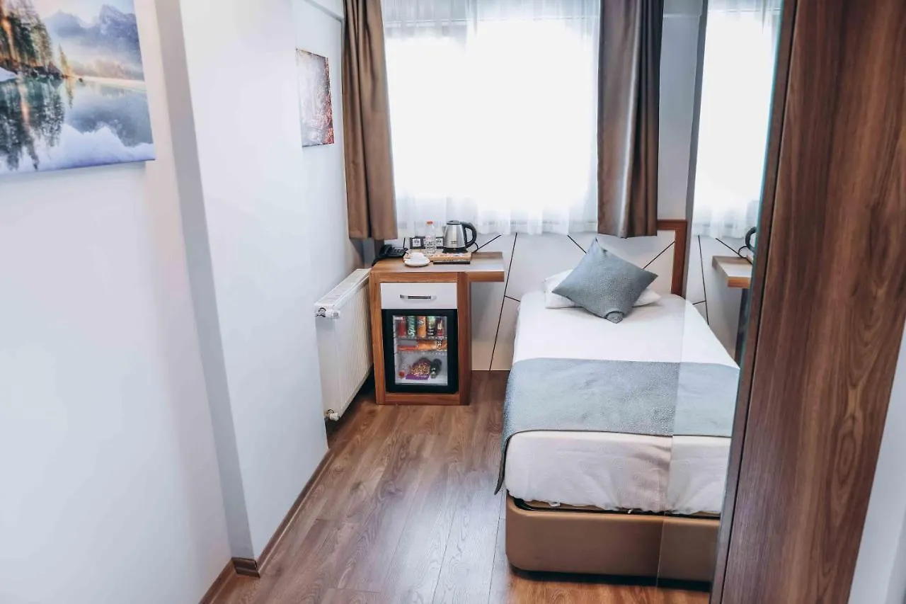 Hakcan Hotel Измир