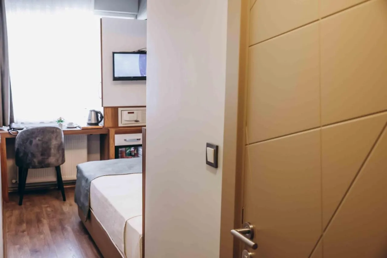 Hakcan Hotel Измир
