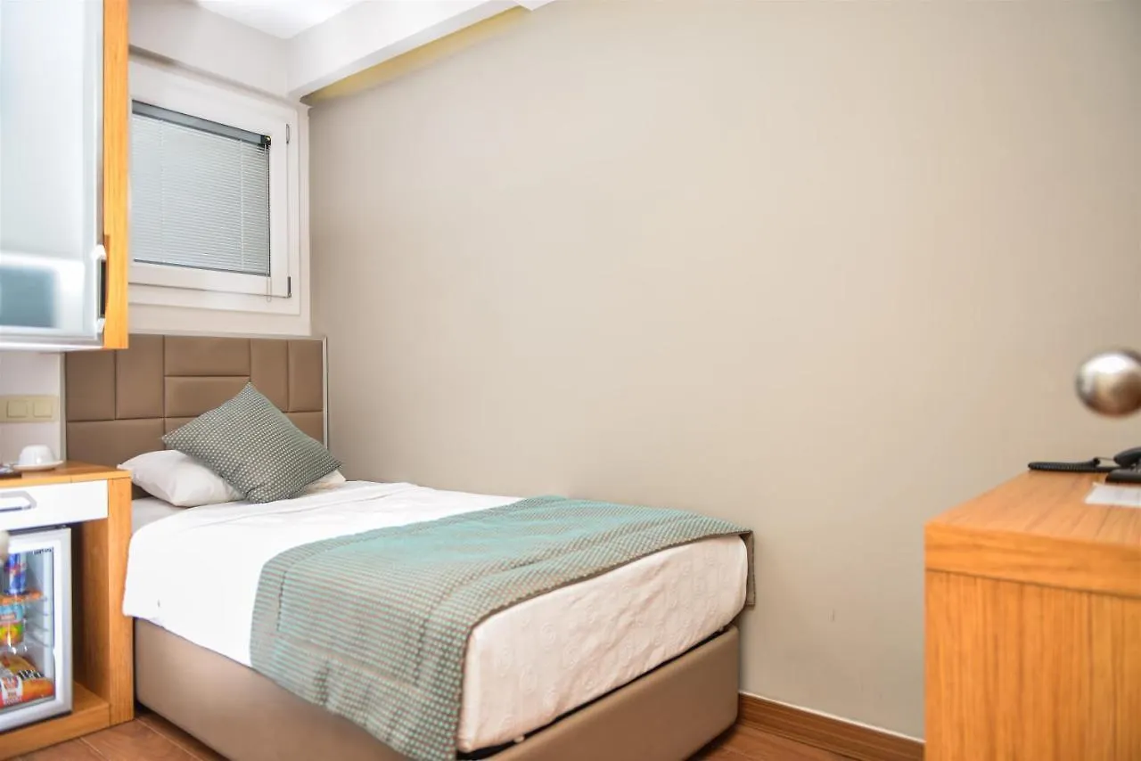 Hakcan Hotel Измир 3*,